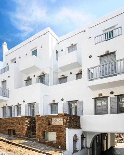 Onar Hotel & Suites in Tinos