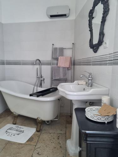La Bastide Room Type - Superior Queen Room
