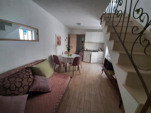  Sea Holiday Houses in Drašnice