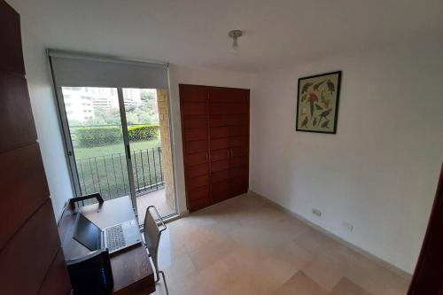 Apartamento de 2 habitaciones amoblado