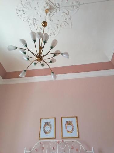 Double Room with Balcony image 9