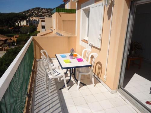 Appartement climatisé avec grande terrasse plein sud - Location saisonnière - Cavalaire-sur-Mer