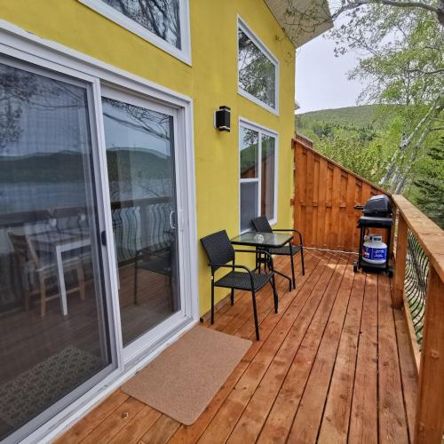 Knotty Pine Ocean Front Cabin - Adults Only