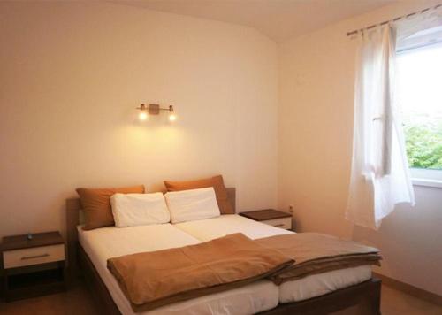 Apartment in Preko with sea view, terrace, air conditioning, W-LAN 3725-2