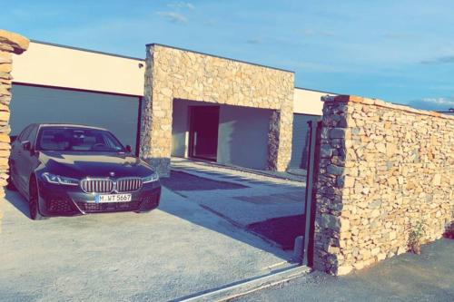 Villa signature luxueuse piscine jacuzzi gîte à louer Mas-de-Ponge