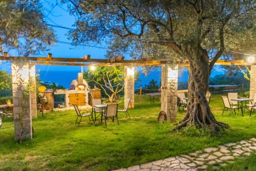 Holiday Park Olive Tree - image 8