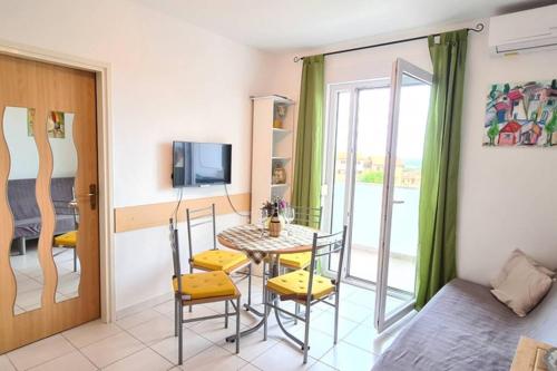 Apartment Red wine - Location saisonnière - Ližnjan