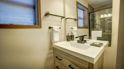 Ski Run #A-9 ( 1-Bedroom Condo ) - image 2