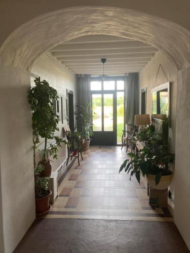 Išorė, L'Intemporelle in Airport