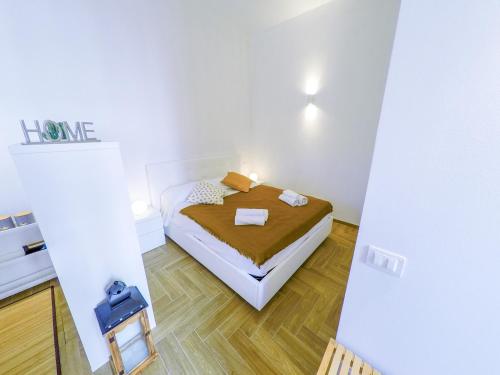 One-Bedroom Apartment image 6