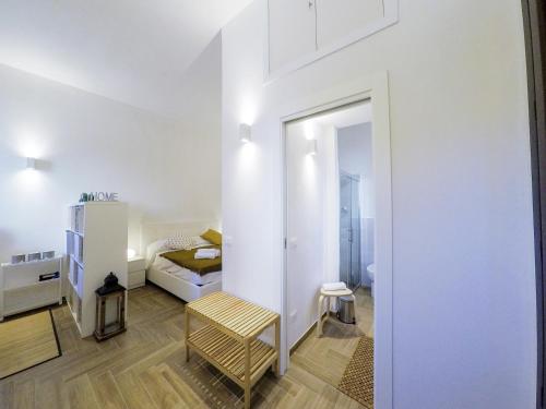 One-Bedroom Apartment image 3