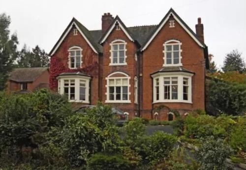 Burleigh House B and B