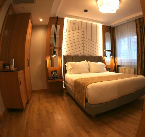 Maywood Hotel – Istanbul, FL