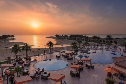 Mena Holiday Beach Resort Half Moon