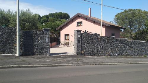 Seven, Trecastagni (Foto 2)