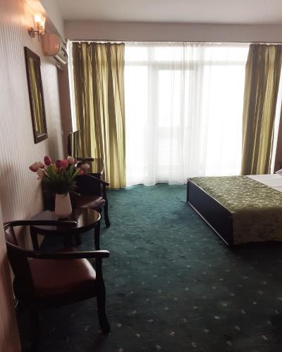 Double Room image 4