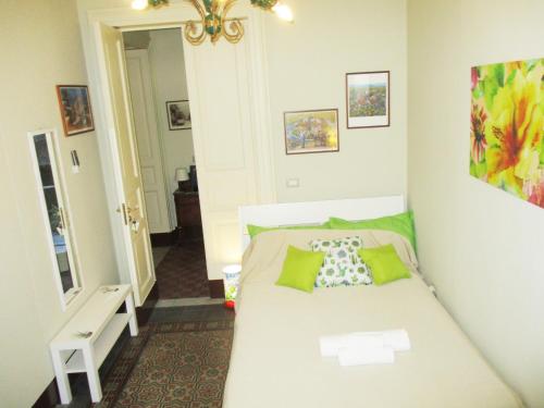 Single Room image 4