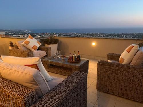 Beau Views Seven, Peyia (photo 3)