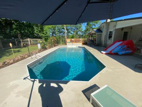 Swimming pool, Apartment in the Country in Etowah (TN)