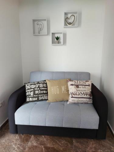 One-Bedroom Apartment image 10