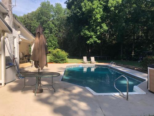 Swimming pool, Apartment in the Country in Etowah (TN)