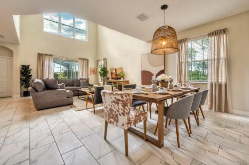 Ultra Luxury 5 bedroom home in Champions Gate - image 6