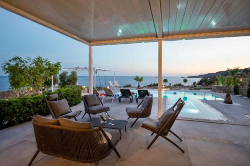 Achlia Beach Villa