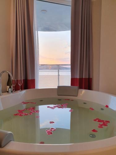 Seaview Hotel 16Plus Adults - main image