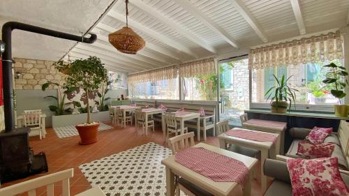 餐飲選擇, 阿拉恰特蔚藍之家酒店 (Maison d'Azur Alacati) in 切什米