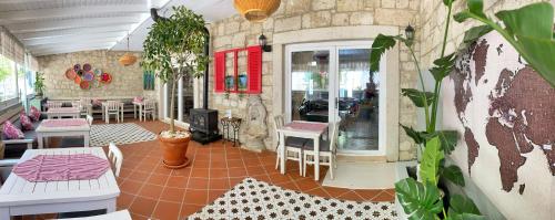 餐飲選擇, 阿拉恰特蔚藍之家酒店 (Maison d'Azur Alacati) in 切什米