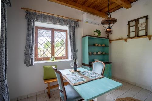 Kitchen, Hillside Vendeghaz a Szent Gyorgy-hegyen in Sarvar