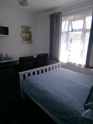 Railway Cottage - image 14