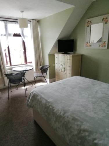 Railway Cottage - image 3