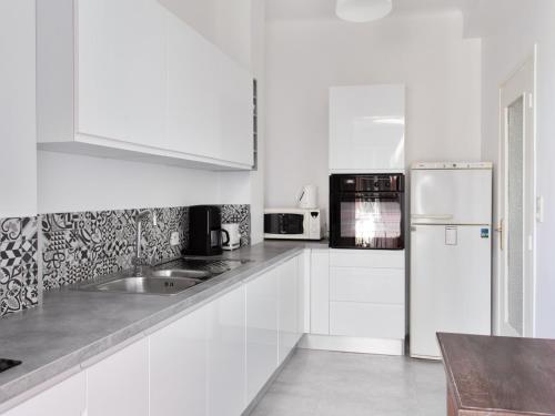 Nice, 60 M2 ! superbe appartement climatise, 3 couchages, proche de la promenade des Anglais et de l in Le Piol