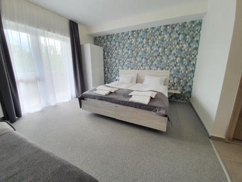 Deluxe Room (2 Adults + 1 Child)