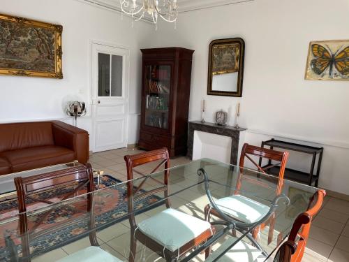 صالة مشتركة/ منطقة التلفزيون, Gite Les Minimes in Avallon