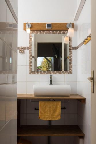 Bathroom, Hotel Les Bananiers in Gosier