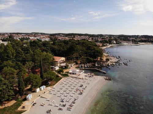 Comfortable apartment Terezija A4 plus 1 for 5 Persons with Balcony in Porec