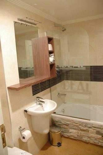 3 twin beds