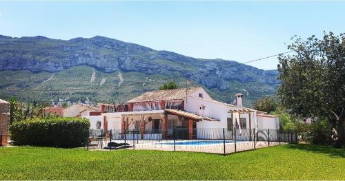 Garden, Chalet Cami de Merle in Santa Llucia