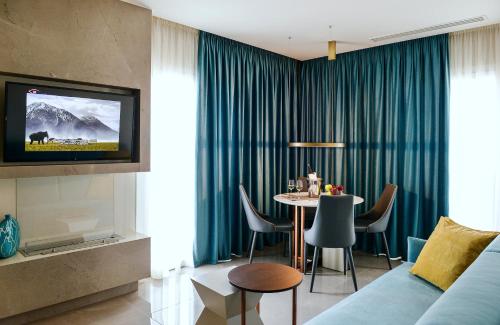  L - Suites in Kavala