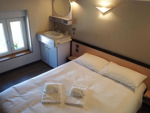 1 double bed