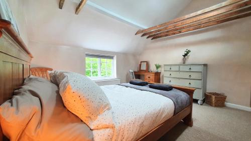 Glenfield Cottage - Secluded Luxury deep in the Oxfordshire Countryside in North Leigh