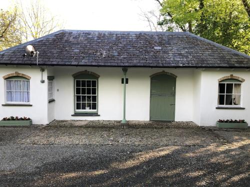 . Idyllic Location, Stunning Views, Relax Refresh in Peace Comfort