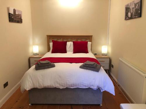 Stables Cottage, Idyllic Location Stunning Views in Llandysul