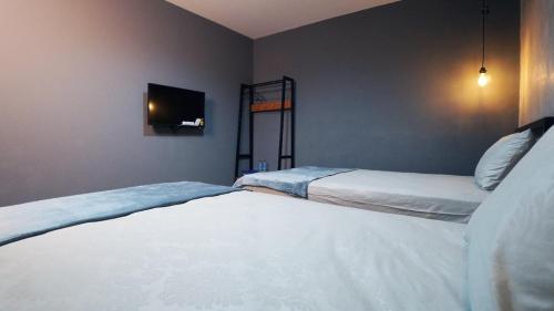 Hostel 18 Pasangan Butuh Surat Nikah – Bandung, ID