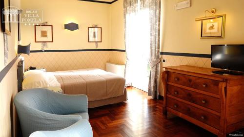 1 queen bed, 1 twin bed