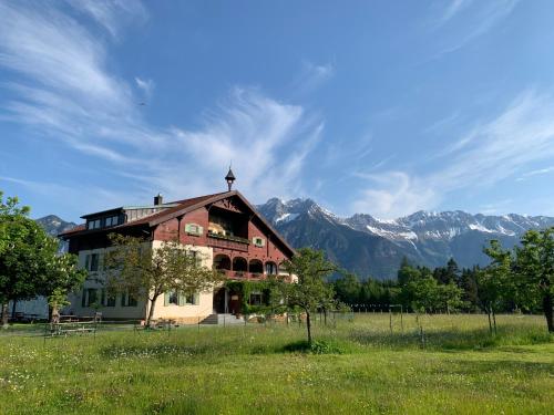 Landhotel Gasthof Eichhof Natters in Innsbruck