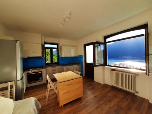  Casa Vacanze - Casa Quattro Luci in Tronzano Lago Maggiore
