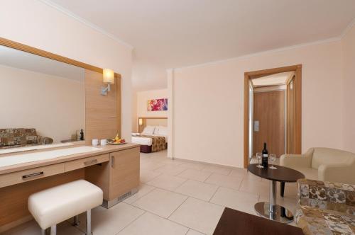 Bathroom, Leonardo Royal Resort in Eilat